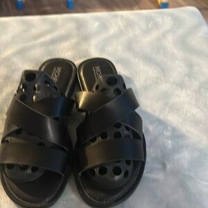 MK black used sandals size 10